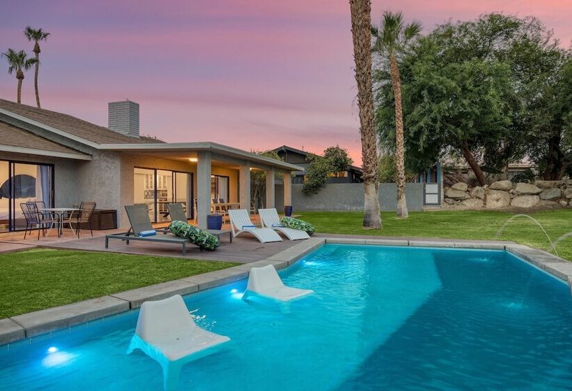 Quinta Blue By Avantstay Pool & Puttin Green, On The Golf Course!