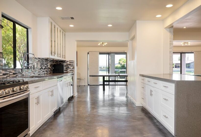 Quinta Blue By Avantstay Pool & Puttin Green, On The Golf Course!