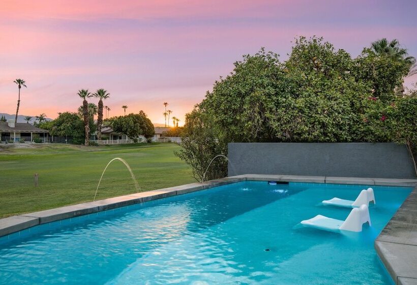 Quinta Blue By Avantstay Pool & Puttin Green, On The Golf Course!