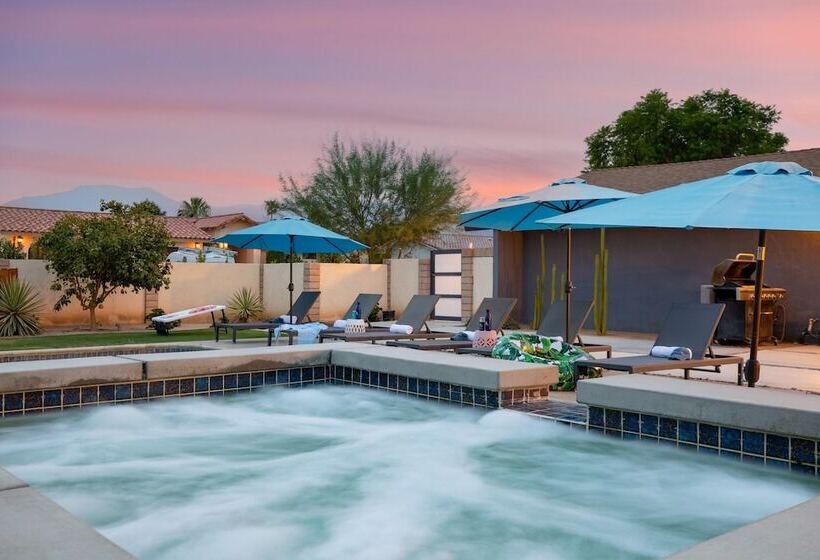 Quinta Green By Avantstay Modern Home W/ Pool, Spa & Golf Course!