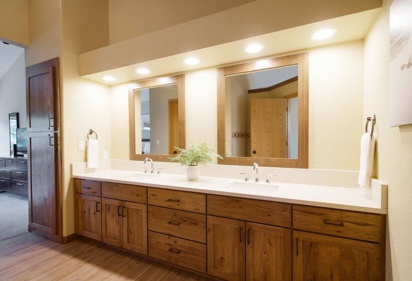 Sage Blush By Avantstay Upgraded 4 Bdr/chefs Kitchen/ A/c/hot Tub!