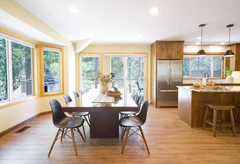 Sage Blush By Avantstay Upgraded 4 Bdr/chefs Kitchen/ A/c/hot Tub!