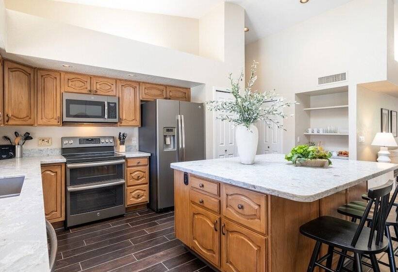 Spanish Wells By Avantstay Putting Green + Pool!