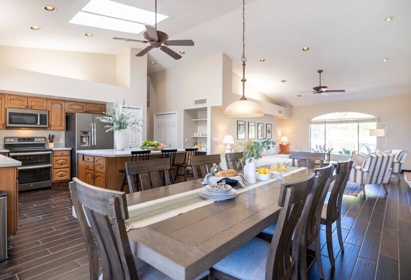 Spanish Wells By Avantstay Putting Green + Pool!