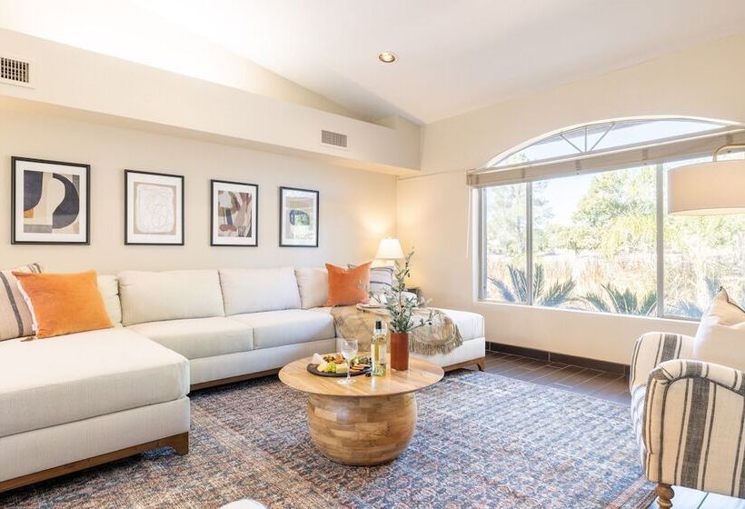 Spanish Wells By Avantstay Putting Green + Pool!