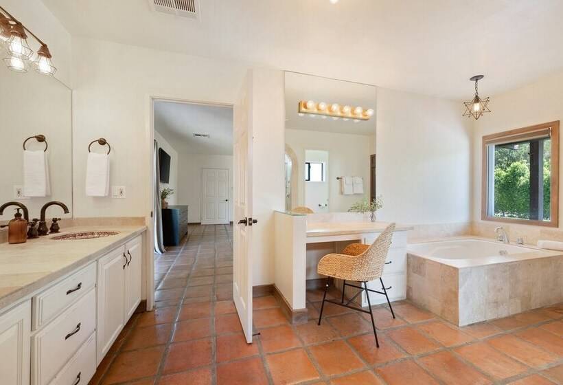 Starlight Estate By Avantstay 20 People! Architectual Mansion W/ Pool, Tennis Court, Game Room