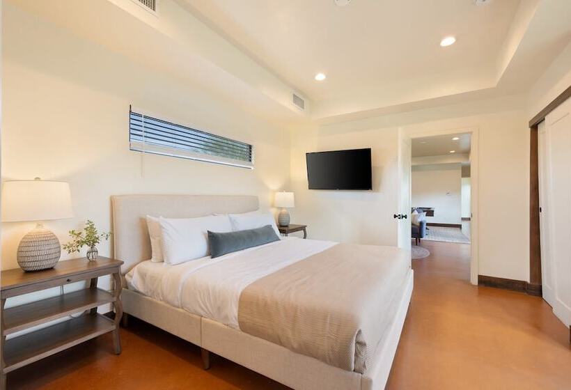 Starlight Estate By Avantstay 20 People! Architectual Mansion W/ Pool, Tennis Court, Game Room