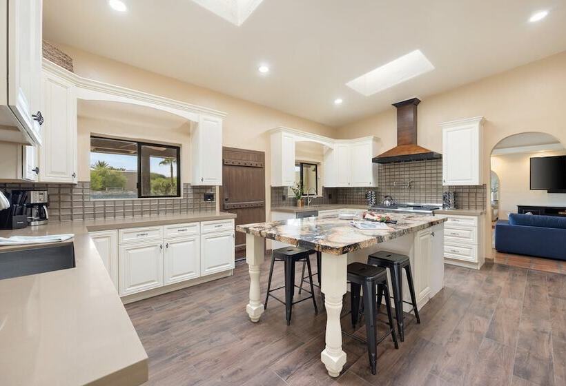 Starlight Estate By Avantstay 20 People! Architectual Mansion W/ Pool, Tennis Court, Game Room