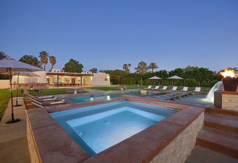 Starlight Estate By Avantstay 20 People! Architectual Mansion W/ Pool, Tennis Court, Game Room