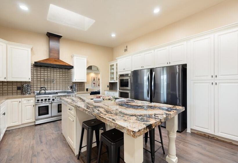 Starlight Estate By Avantstay 20 People! Architectual Mansion W/ Pool, Tennis Court, Game Room