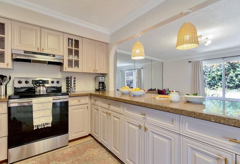 Summerfin By Avantstay Sunny Retreat Minutes From The Shore!