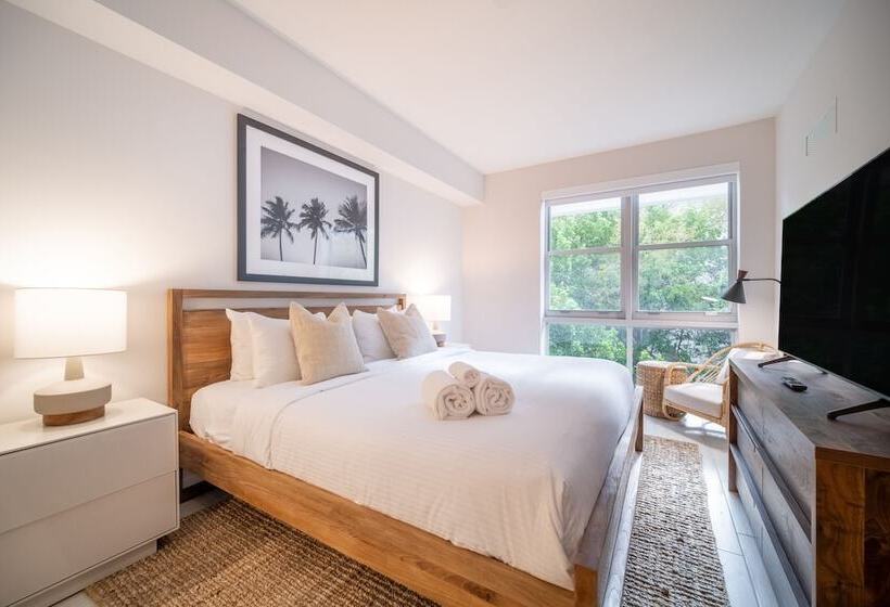 Tucker At Palmer Dadeland Miami