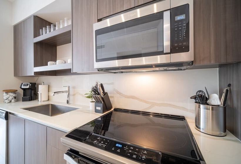 Tucker At Palmer Dadeland Miami