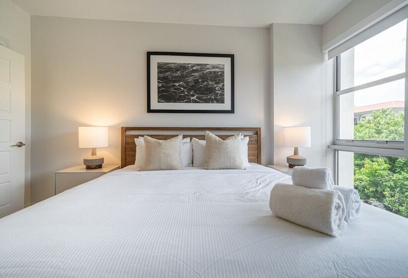 Tucker At Palmer Dadeland Miami