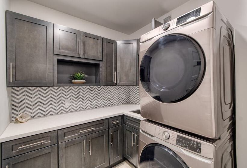 Turtle Nest By Avantstay Near Downtown & Beaches   Chic Fl Escape