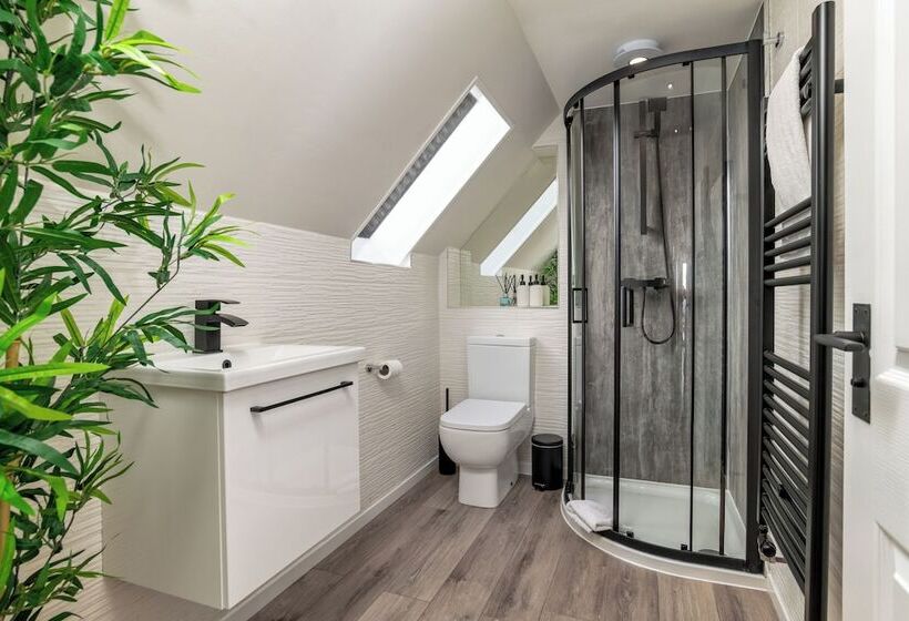 Victoria Court Suites