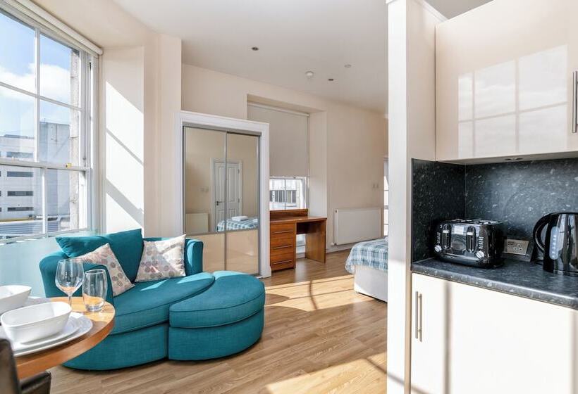 Victoria Court Suites