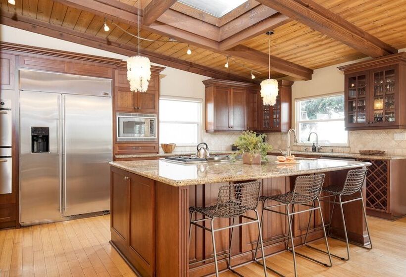 Wavebreak By Avantstay Close To Beaches/surfing