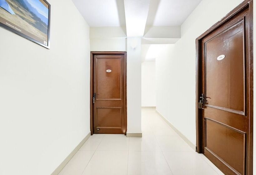 Fabhotel Ginger Grass