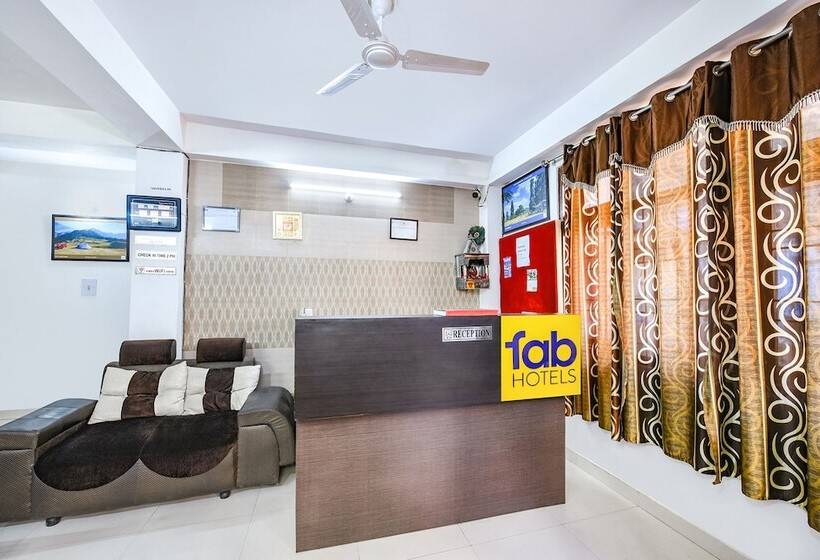 Fabhotel Ginger Grass