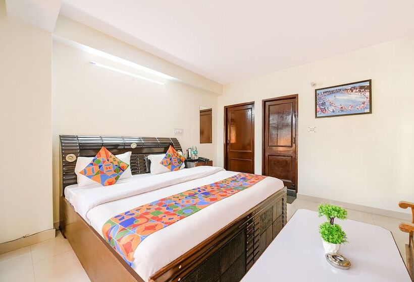 Fabhotel Ginger Grass