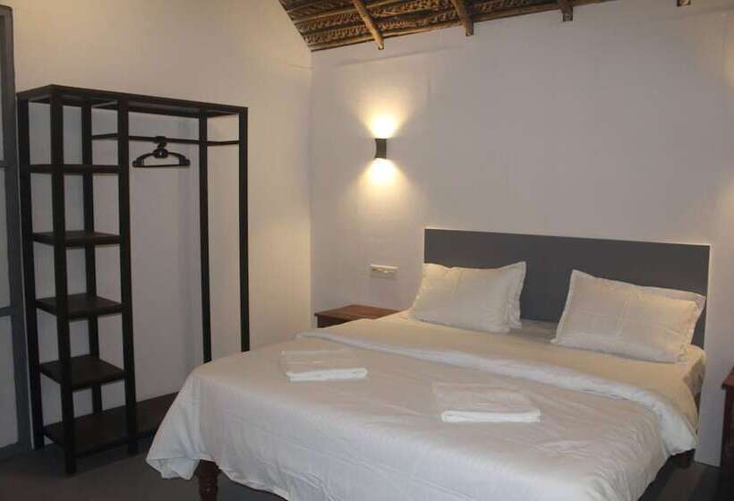 فندق Agonda Beach Chalets