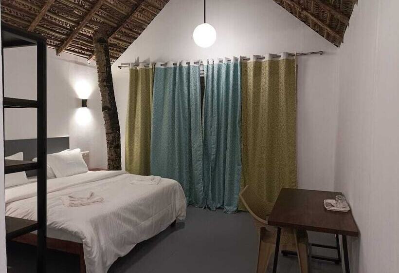 فندق Agonda Beach Chalets