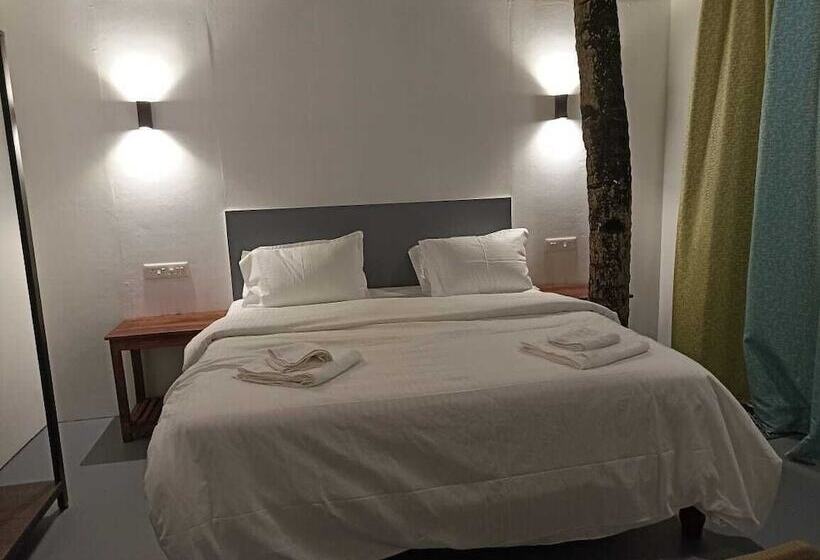 فندق Agonda Beach Chalets