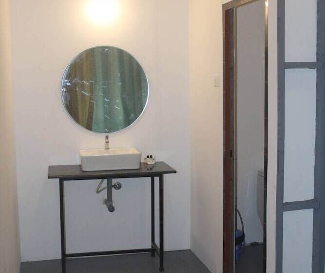 فندق Agonda Beach Chalets