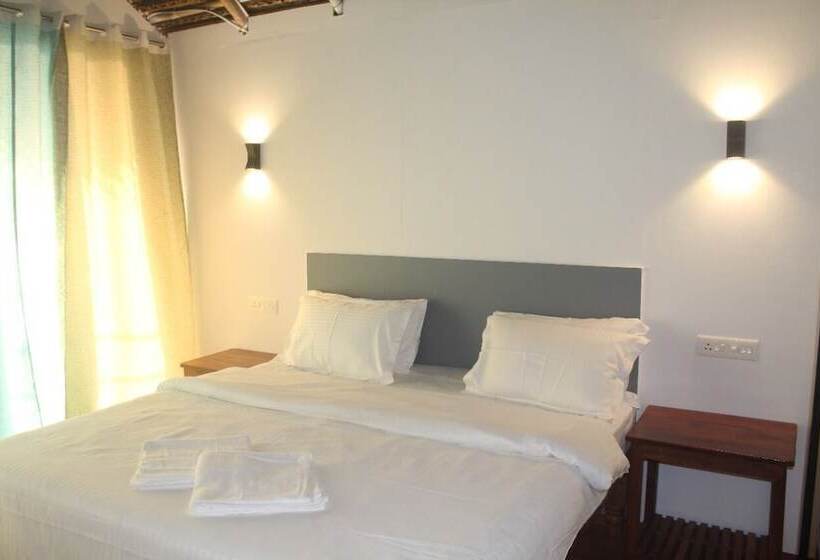 فندق Agonda Beach Chalets