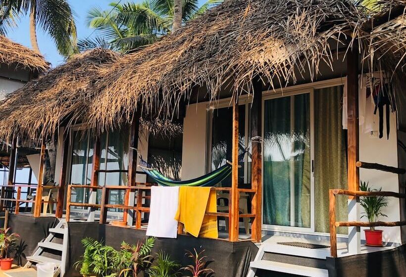 فندق Agonda Beach Chalets
