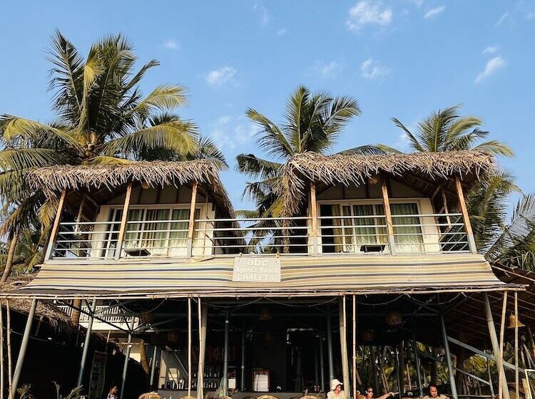 فندق Agonda Beach Chalets