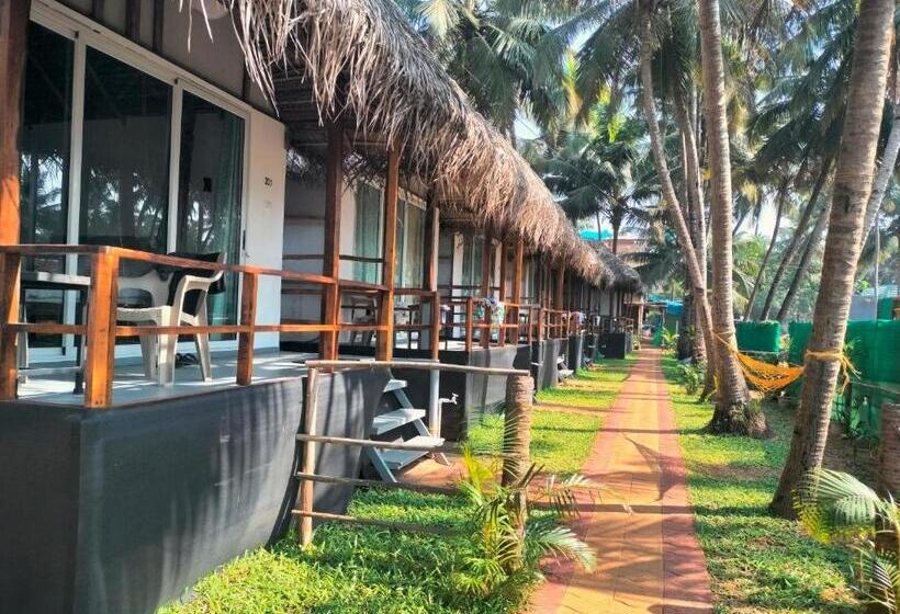 فندق Agonda Beach Chalets