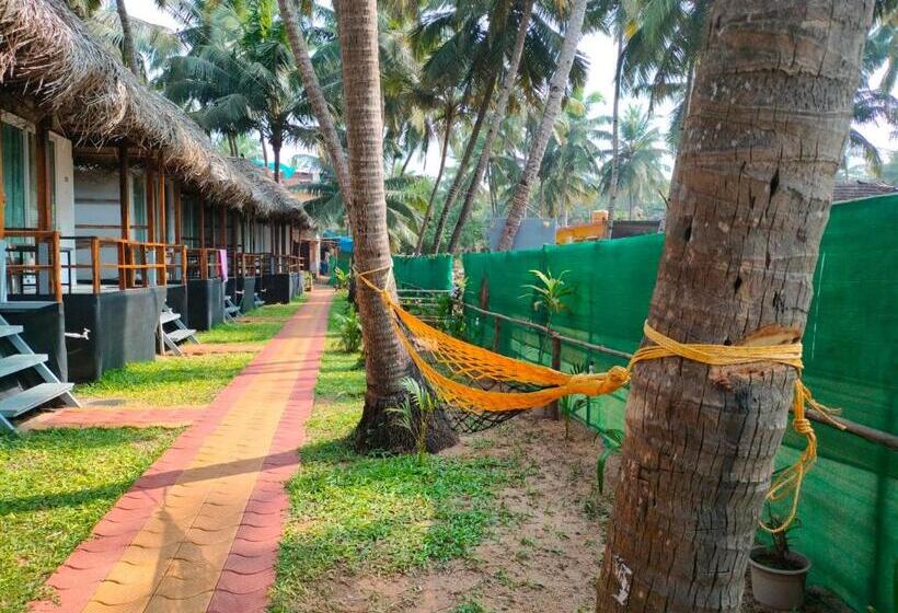 فندق Agonda Beach Chalets