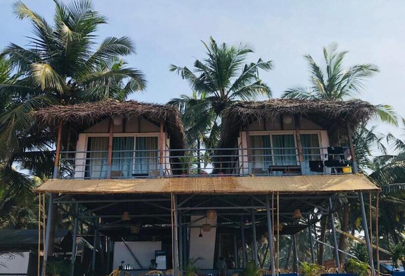 فندق Agonda Beach Chalets