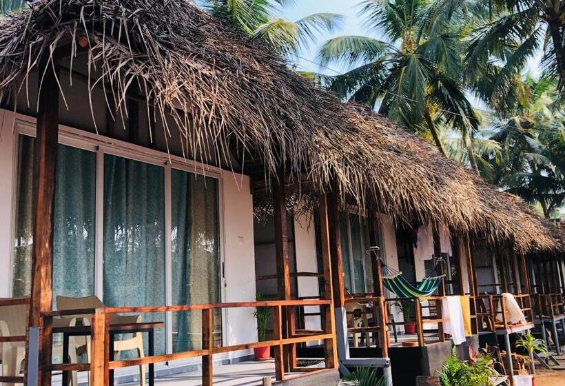 فندق Agonda Beach Chalets