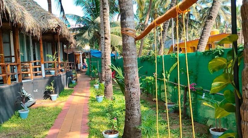 فندق Agonda Beach Chalets