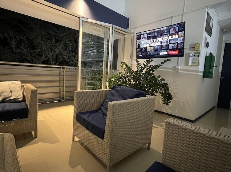 Отель Boutique Santa Ana