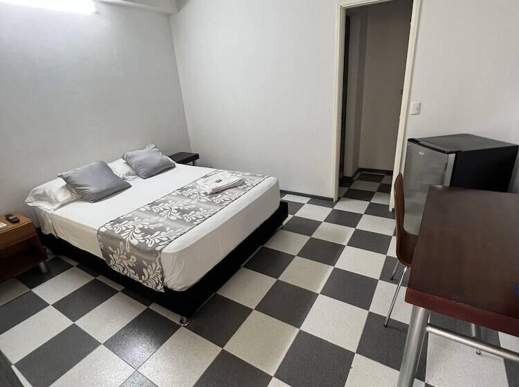 Отель Boutique Santa Ana