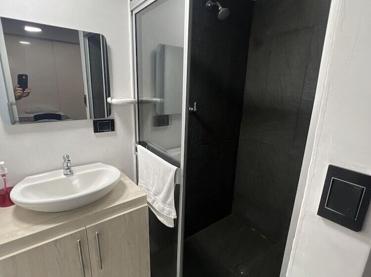 Отель Boutique Santa Ana