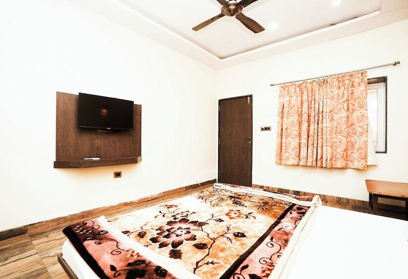 فندق Dwarka Resort