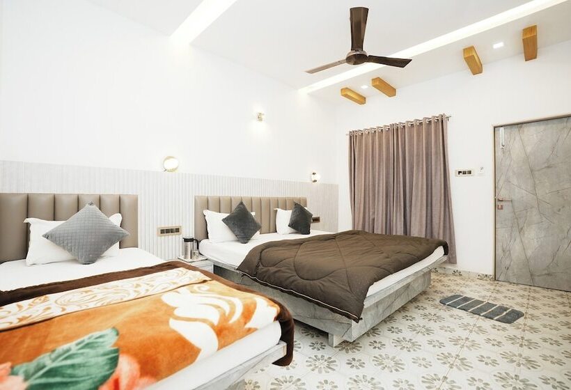 فندق Dwarka Resort