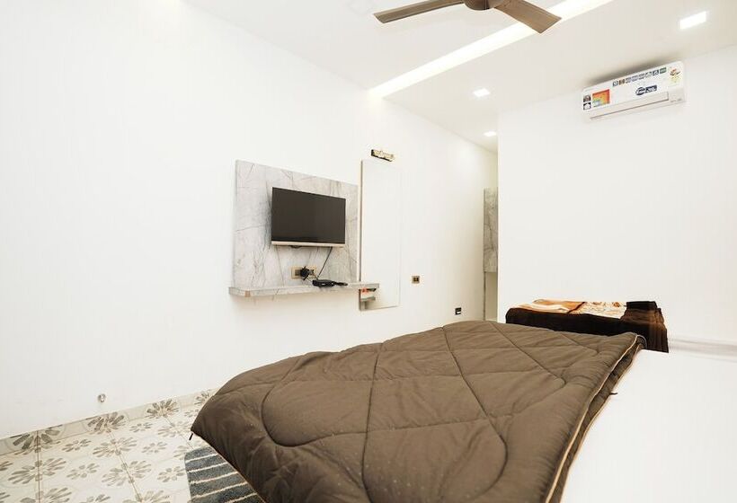 فندق Dwarka Resort