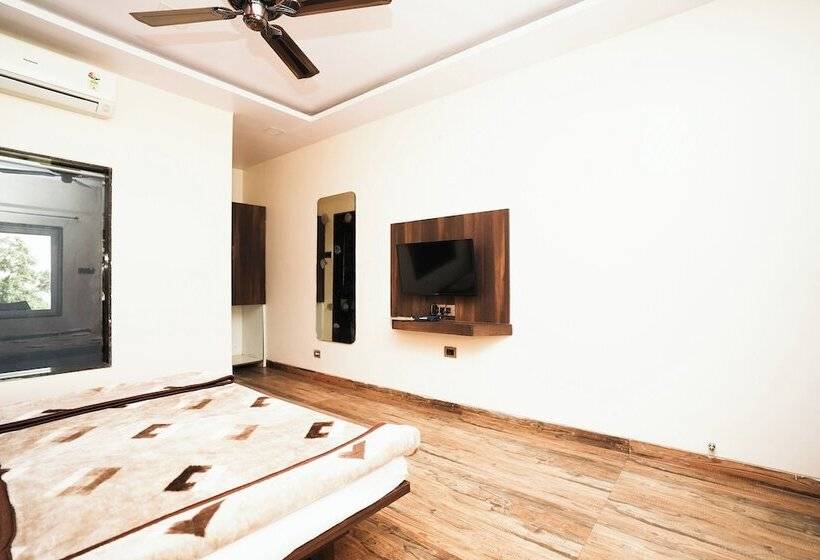 فندق Dwarka Resort