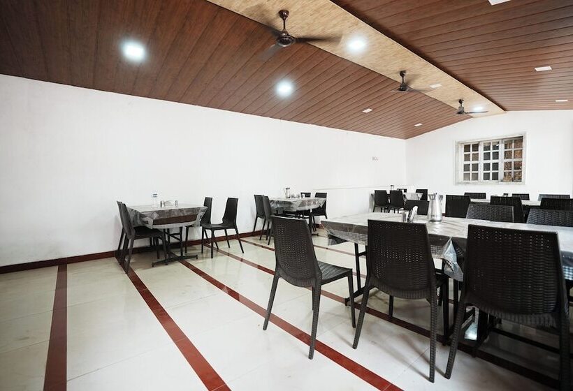 فندق Dwarka Resort