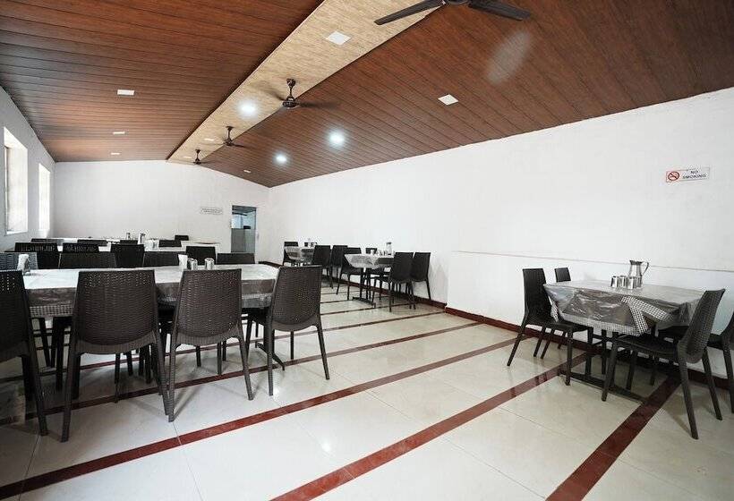 فندق Dwarka Resort