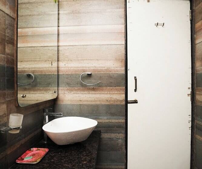 فندق Dwarka Resort