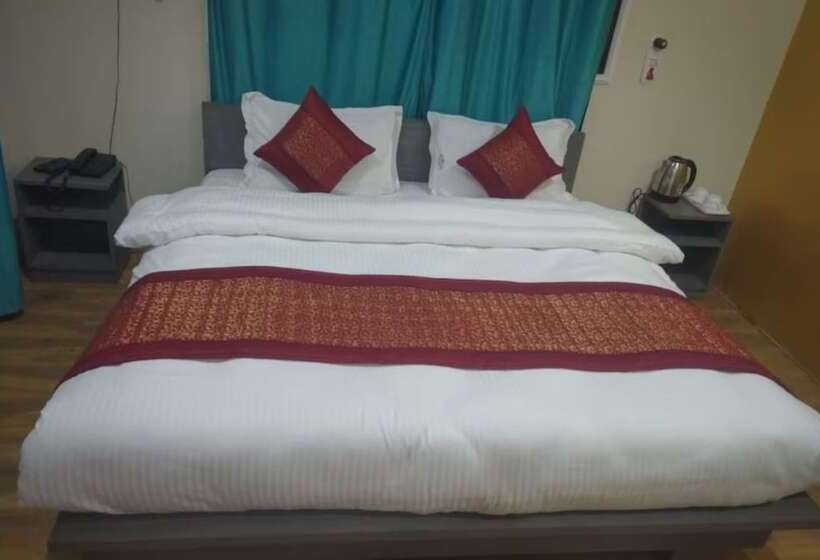 فندق Northland Residency