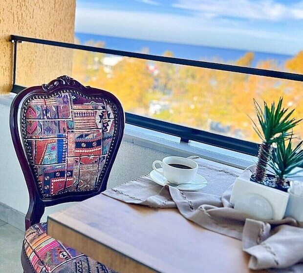 Отель Sera Lake Center