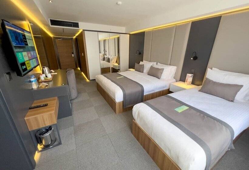 Отель Sera Lake Center